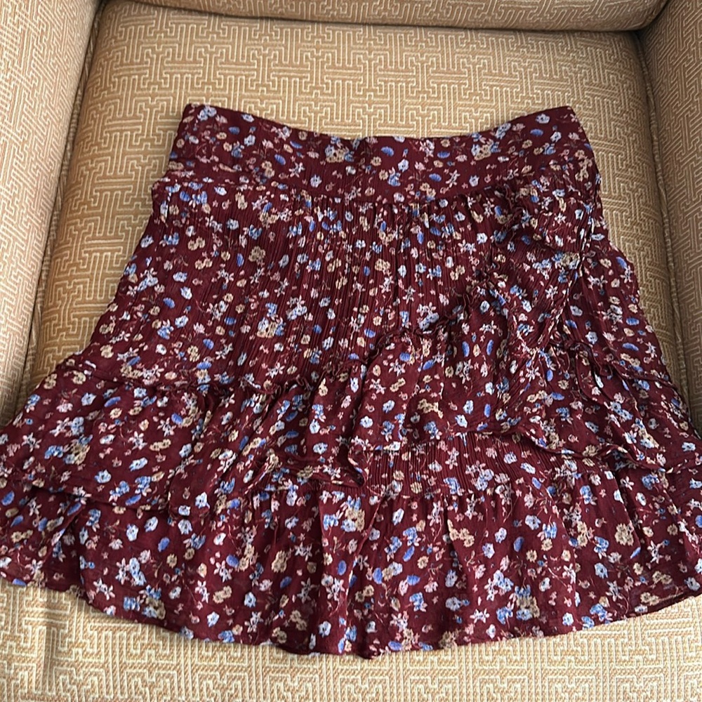 Sesame Carolina skirt in burgundy flower, size 34